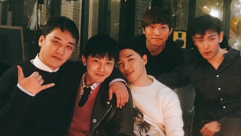 SoompiSpanish's tweet photo. #BIGBANG continúa su “Flower Road” mientras ellos lideran la listas de #iTunes alrededor del mundo https://t.co/PuxjOEt4pq https://t.co/BBhAAyM5VS