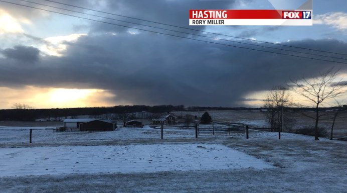 jkopecek's tweet photo. A snow squall in the distance. Looks scary but just some brief heavy snow. Meteorologist Joe Kopecek #wmiwx https://t.co/82Zv5O3kph