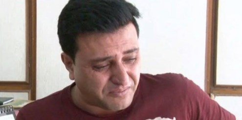 Waqtnewstv's tweet image. پاکستانی شہری سراج علی 24 سال بعد بھارت سے وطن واپس پہنچ گیا۔
#SirajAli #PakistaniCitizen #Returned @pid_gov #India #SamjhotaExpress 
Read More : goo.gl/9LoFgR