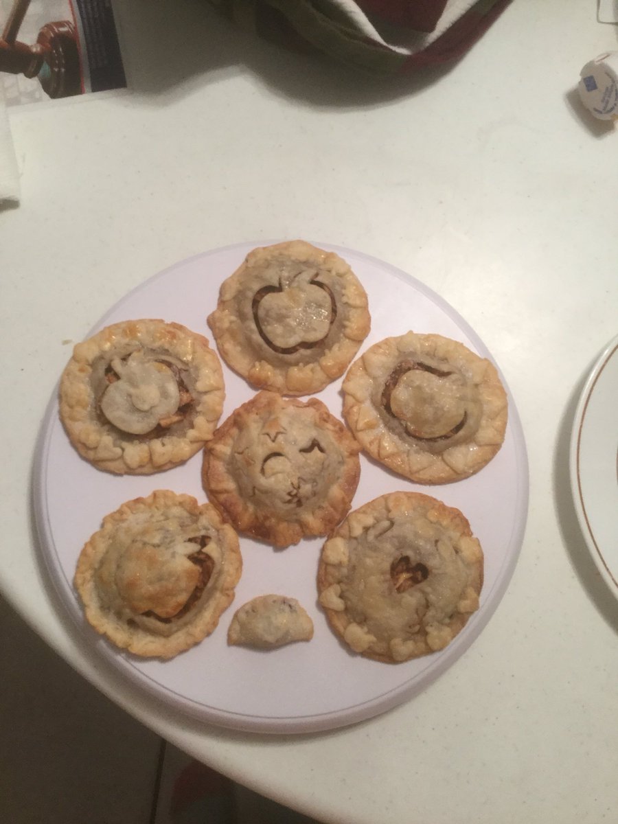 pchefkris's tweet photo. Week 5 Family Bake Night 
Apple Pie Poppers 🥧🥧 @dominosugar 
Daddy says NO need to freeze any, they’ll be gone to soon 😋😋😋 Yummy ❣️❣️
#Sweepstakes 
#FamilyBakeNight https://t.co/DFDXB1SgBI
