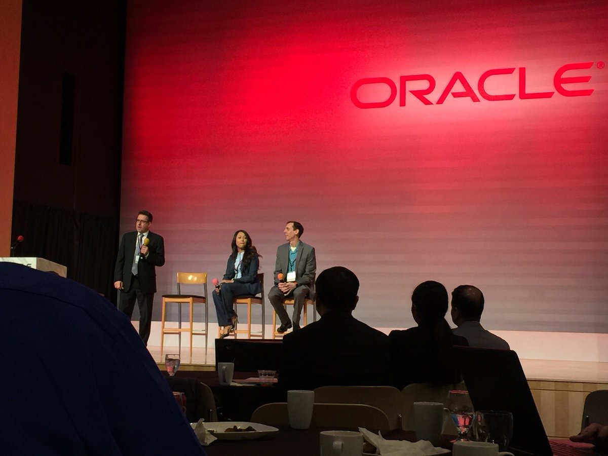 Patmeimoun's tweet photo. #peoplesoft partner summit 2018 ! @oracle with @marc_weintraub https://t.co/mtEUJy2pAr