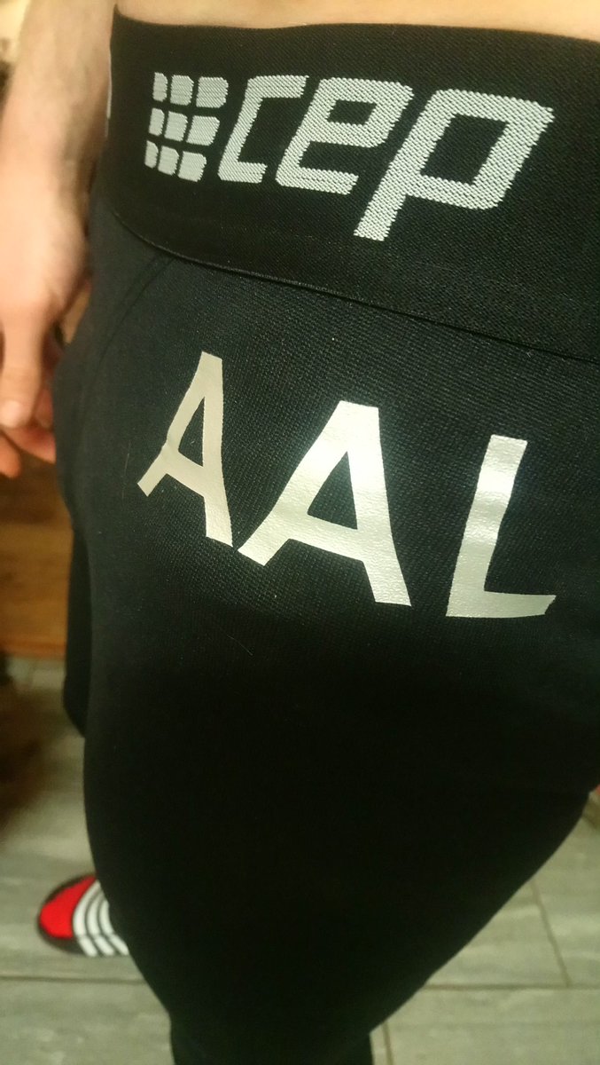 LarkRufc's tweet photo. Loving my #GetCloned recovery tights from @CEPSportsUK, been for a steady run this morning &amp; felt good after last night's tough session with @Blizardphysio (5x1mile off 2mins)

#TrueCompression #clonetech #CEP #precovery #TeamBlizard
#run #runthroughuk #ukrunchat #marathontalk https://t.co/feCXBWiwvN