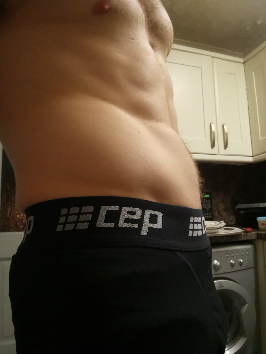 LarkRufc's tweet photo. Loving my #GetCloned recovery tights from @CEPSportsUK, been for a steady run this morning &amp; felt good after last night's tough session with @Blizardphysio (5x1mile off 2mins)

#TrueCompression #clonetech #CEP #precovery #TeamBlizard
#run #runthroughuk #ukrunchat #marathontalk https://t.co/feCXBWiwvN