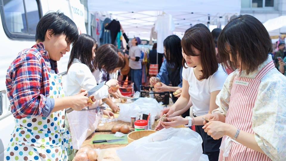 SFYN_Tokyo's tweet photo. 4月28日は ディスコスープの日！！

そもそもディスコスープとは？？
規格外野菜や食べられるのに捨てられてしまう野菜を使ってスープを作ってみんなで食べる中でもう一度食料廃棄の問題について考えよう！というイベントです！このデ���スコスープは世界中で行われる大規模なイベントです！！！ https://t.co/RX7aNVhIhC