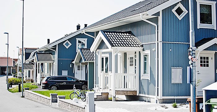 Traomobel's tweet photo. ”Det är dags att börja bygga det folk vill ha. Vi har en alldeles för låg andel småhus.”  TMF:s vd @DavidJohnsson5 utmanar gästande bostadsministern Peter Eriksson i samband med årets Trähusdagar i Jönköping. #Traomobel #bopol https://t.co/C0qoNhbcri https://t.co/8qLXAzyw1M