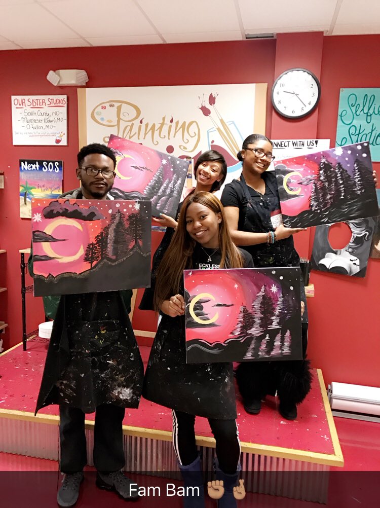 DeeDeesDimples's tweet photo. Painting with a Twist with the gaaang 🤘🏽🤞🏽❤️ https://t.co/kxvp0Ryc95