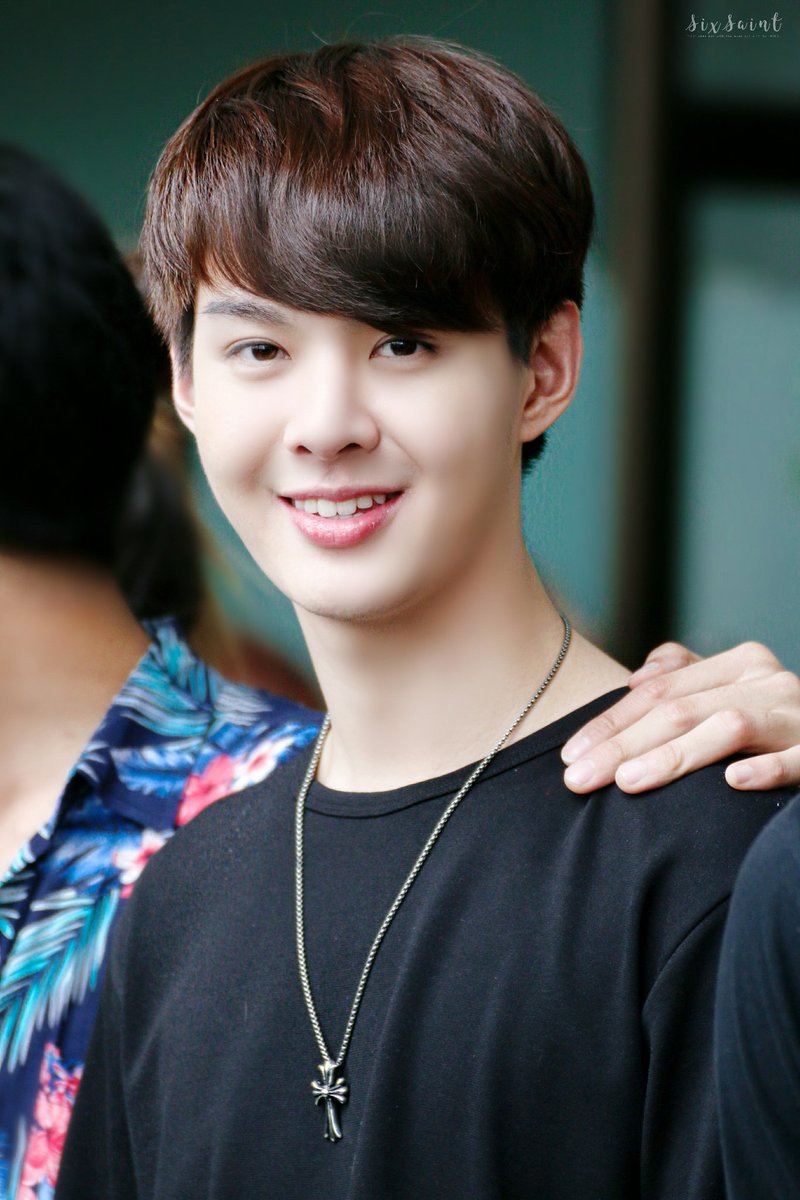 ขอโทษที่ไม่พิเศษ
เป็นแค่คนๆเดียวที่รักเธอ
ผิดที่ฉันนั้นดูแลเธอไม่ได้ - THE TOYS 

#Saint_sup #lovebychanceseries