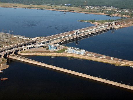 Нижнекамская ГЭС десятилетия работает на пониженных напорах из-за недостроенного водохранилища. Энергетики научились использовать паводковую и меженную приточность, но недостроенное до проектной отметки водохранилище – это, по сути, «биологическая бомба».
kislorod.life/keysy/uyti_s_p…