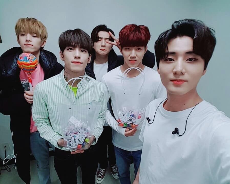 Reiれい on Twitter: "Happy White Day from Day6! #day6 #day6fanart #sketch #If_また逢えたら #selca #selfie #HappyWhiteDay… "