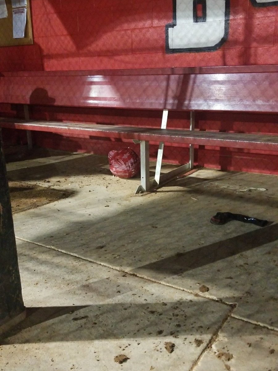 CoachLopez11's tweet photo. I spy with my eye. 🌟⭐ @MrCoachRyan32 @JBHSBBPlayers https://t.co/TMcMvRuK7Y