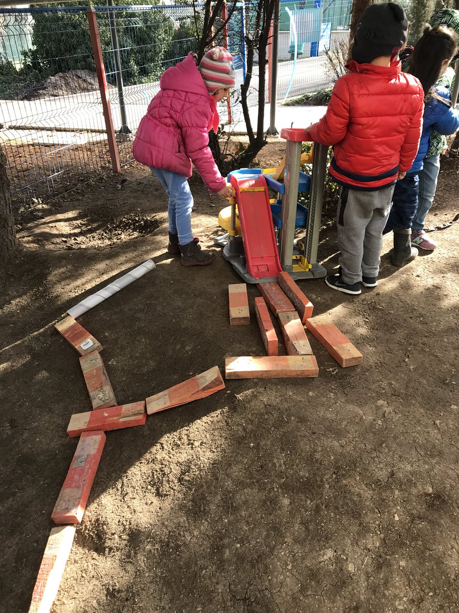 Ayplanet's tweet photo. A new place outside for our children. We are still collecting materials to enrich the spot and support problem solving, creativity, collaboration, communication, adopting the variety of roles. #imagineBuild #learningEnvironment https://t.co/iWVIq8tz9v