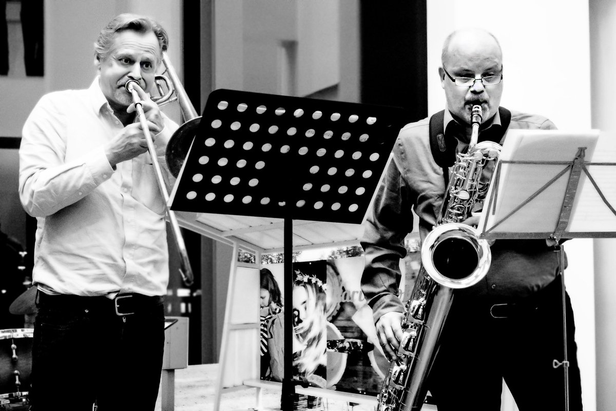 jazzrytmit_fi's tweet photo. Långbacka-Mäkinen Quintet avasi kolmepäiväisen Aulajazz -tapahtuman 13.3. Kaarinassa. Ohessa muutama kuva avauskonsertista. Lisätietoja Aulajazzista https://t.co/zTLC6I6Jfs
#aulajazz #LangbackaMakinenQuintet @Kaarinakaupunki @jazzrytmit_com https://t.co/FJciXiSl8b