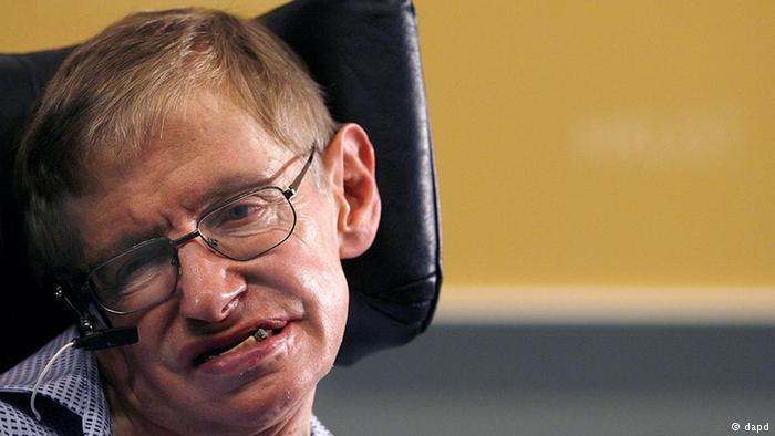 dw_espanol's tweet photo. A los 76 años muere el físico británico Stephen Hawking. https://t.co/LbvqX3Ov5c https://t.co/uIxE81keYH