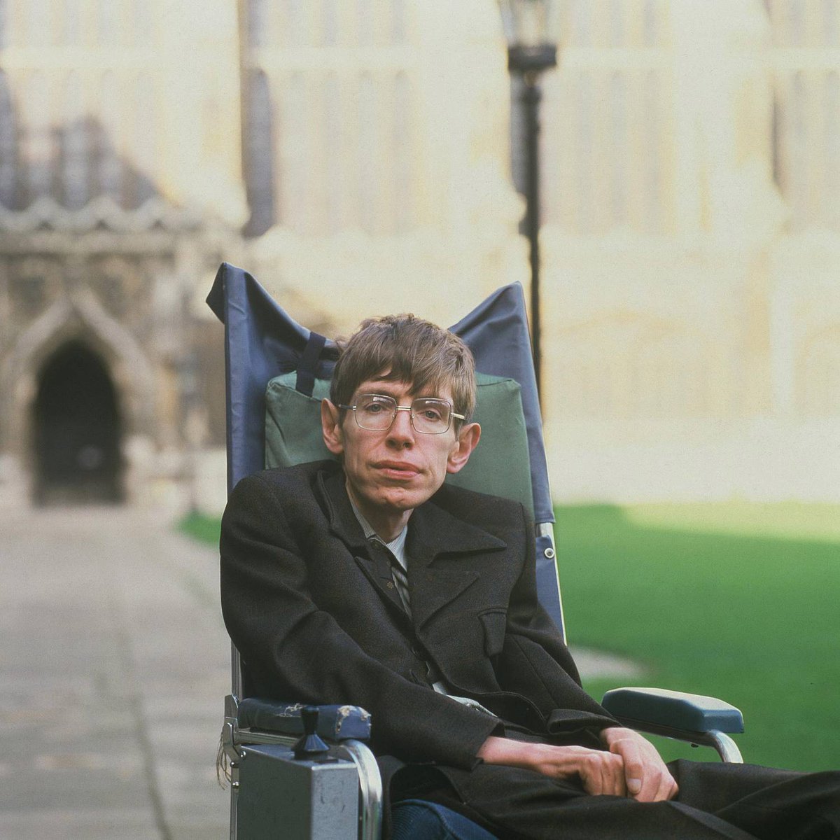 "Look up at the stars and not down at your feet. Try to make sense of what you see, and wonder about what makes the universe exist. Be curious." — Stephen Hawking #RIP