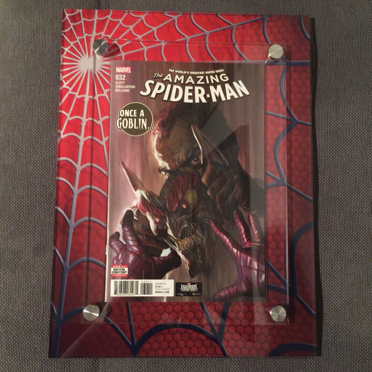 SunspotsComics's tweet photo. LOVING my #comicbookframes from #DynamicComicBookDisplays!🤓#dynamiccomicdisplays #comicbookdisplay #spiderman #goblin #greengoblin @AfterShockComix #normanosborn #peterparker @thealexrossart #danslott @SavageSmallwood #fujitsu @JAINITZ1 @wesstclaire #animosity @EvilMarguerite https://t.co/poIzJkM5pe