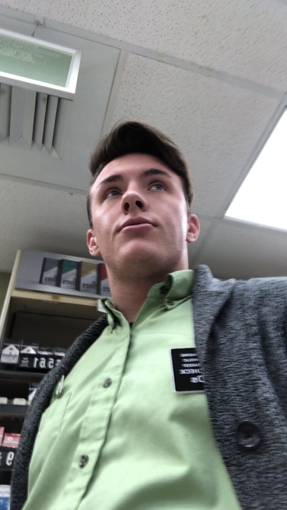 Laneski22's tweet photo. @Gcrruz Publix uniform count? https://t.co/T20onFceaA