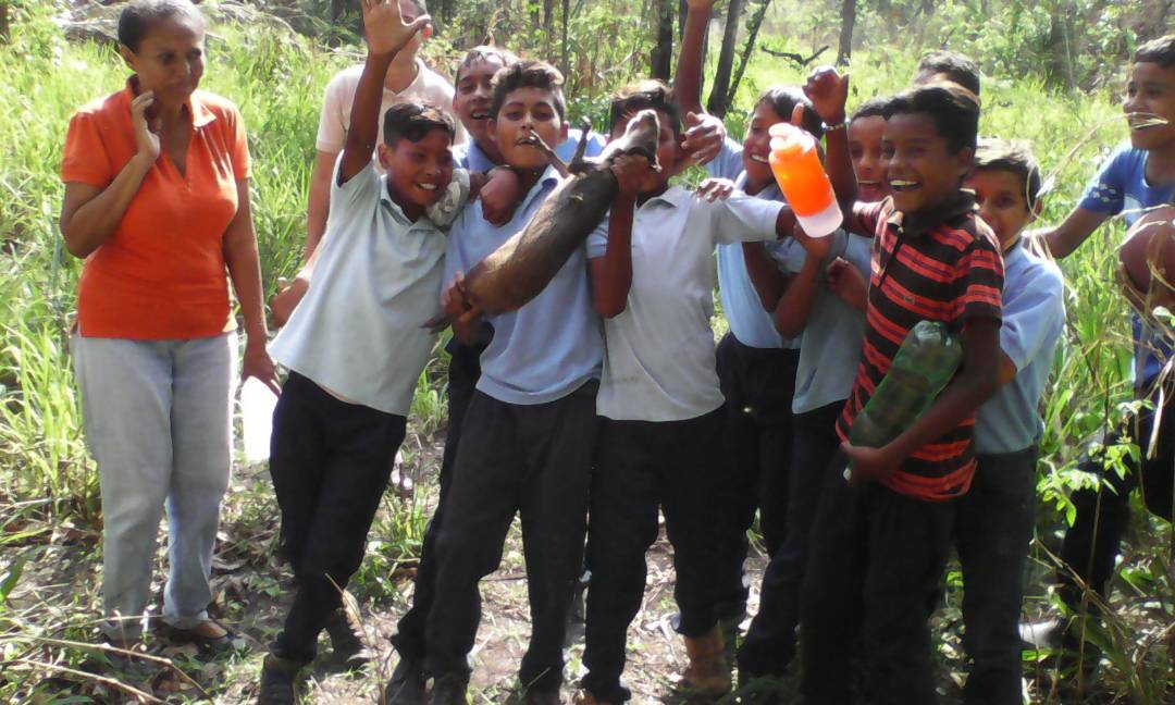 clifmaguablanca's tweet photo. Recorrido por la #ETARZAguaBlanca junto a sus estudiantes #ChambistasAguaBlanca @MPPEDUCACION @JauaMiranda @ZEPortuguesa @VictorRLucena https://t.co/J4Jo5yZX9C