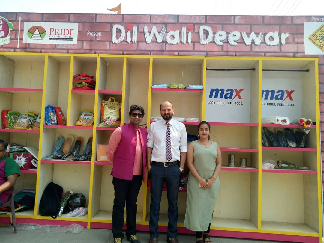 RJ_Shreyas's tweet photo. @MYFMIndia #MYFM943 #Aurangabad presents #DilwaliDeewar
Some beautiful listners visited and donated for good cause.
Do come at @KreamNKrunch Akakshwani Chouk Aurangabad
#RadioKaNawaab #SalaamAuranagabad #JiyoDilSe #donate #DonateForGoodCause #SpreadHappiness @mukeshidhate https://t.co/oVd0lHXs9i