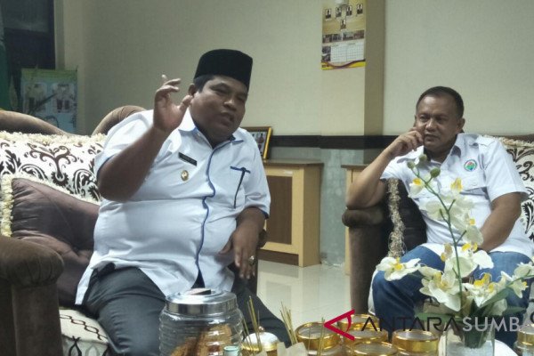 kmfpdgprm's tweet photo. Pemerintah nagari di Padang Pariaman diminta sediakan operator website
https://t.co/XHxmtLKPO9 https://t.co/hB93BJdkJG