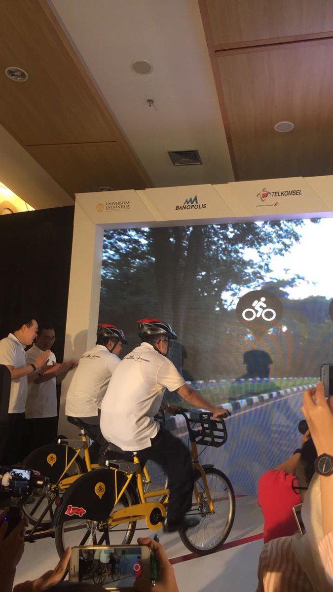 itdpindonesia's tweet photo. Hari ini, sistem bikesharing Spekun diluncurkan di Universitas Indonesia. Sistem ini dikembangkan  Banopolis menggunakan platform NB IoT dan bantuan R&amp;D dari Telkomsel #Spekun https://t.co/MMSPQ8gXLN