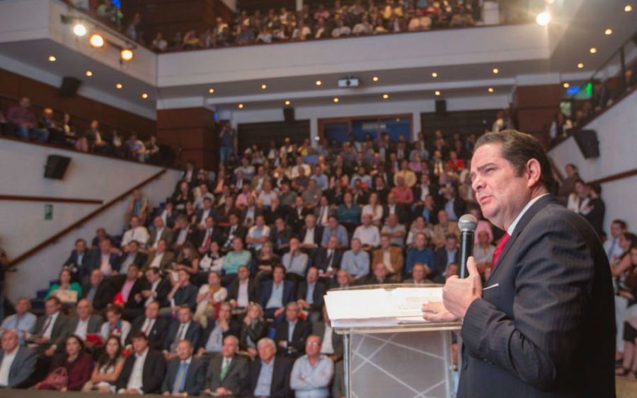 holaibero's tweet photo. COLOMBIA #GermánVargasLleras #JuanManuelSantos #EleccionesPresidenciales2018 #IvánDuque #GustavoPetro #ClaudiaLópez
Visita la sección #LoQuePasaEnColombia en https://t.co/HoMEISZBbw por https://t.co/z7gGNrReRO https://t.co/vhe5Tty0Yv