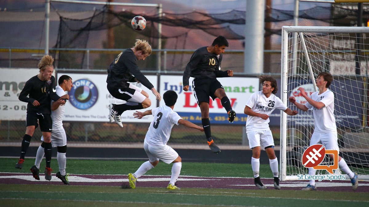 STGnews's tweet photo. Big 2nd half lifts Thunder to region-opening road win #soutahsoc #reg9soc #region9preps
https://t.co/Z1KgHFYh1H https://t.co/TqluWdWMkf