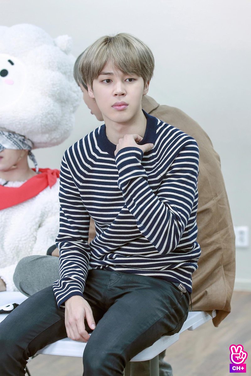 AgustDxParkDJM's tweet photo. ⇨Yσσимιи⇦
RUN Epi.44
Behind the scene
@BTS_twt #BTS #YOONMIN #SUJI #MINICOUPLE #SUGA #MINYOONGI #PARKJIMIN https://t.co/ltWarDzsYG