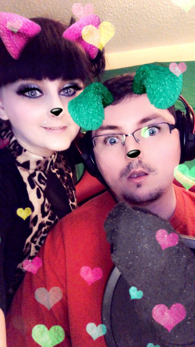 Peacheschillz's tweet photo. Don’t forget to check out this guy @bchillz @Fade2Karma #rustgod #fortnitegod #anyshootergamegod #mine #husband https://t.co/oZCjBIuxbQ