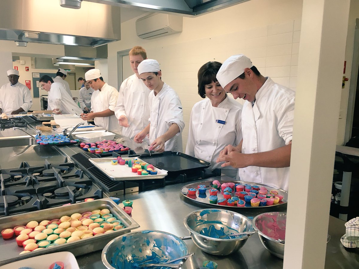 MCR2031's tweet image. Marcellin makers in the kitchens #openday #makinglearningvisable #marist