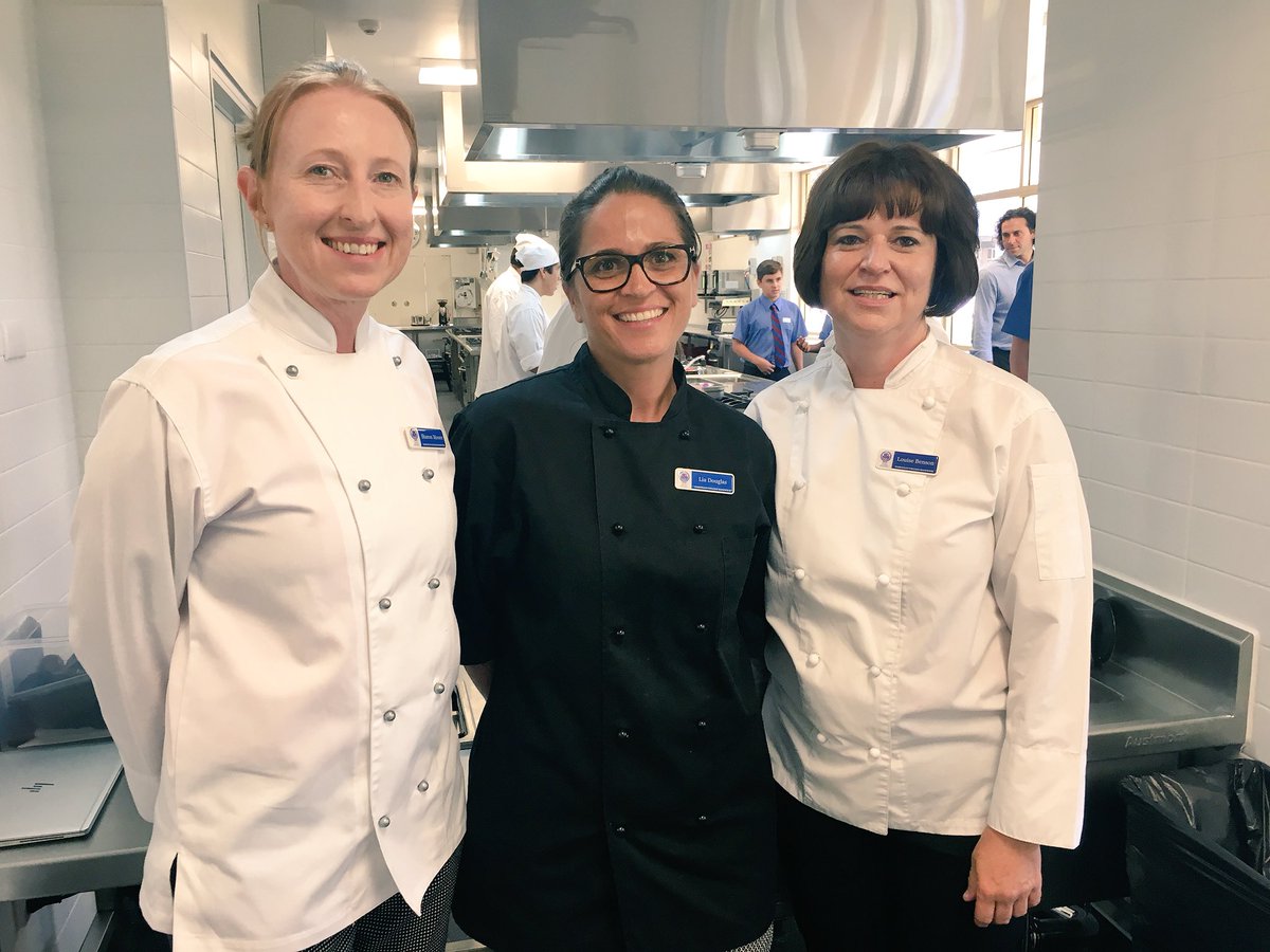 MCR2031's tweet image. Marcellin makers in the kitchens #openday #makinglearningvisable #marist