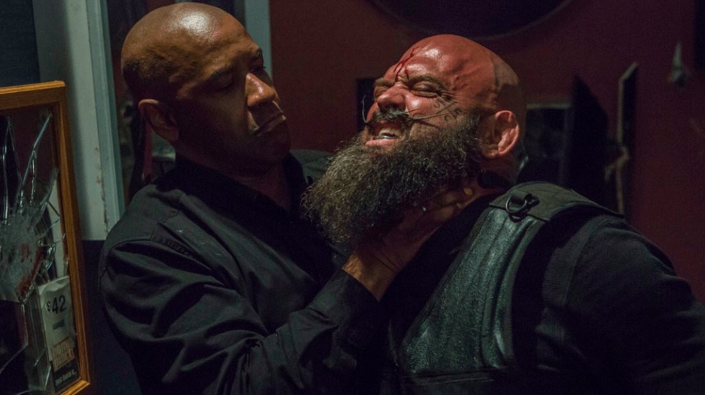 SirBlue15's tweet photo. فيلم اليوم :-
[⏳ The Equalizer ] .. 
” أمريكي متقاعد يخترع حادثة لوفاته كي يعيش حياته في هدوء يحاول بالمصادفة إنقاذ فتاة تعرف عليها في مقهى ، مما يورطه مع العديد من العصابات الروسية الخطيرة ” .
• فيلم جامد ؛ لعشّاق الأكشن 👏🏻 .
• تقييمي الخاص : 9.6 / 10 . https://t.co/IVJwkRz9Kt