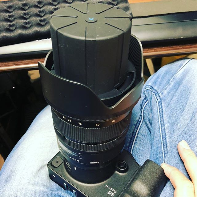 abfly's tweet photo. ユニバーサルレンズキャップ #KUVRD 殆どのDSLRレンズにフィットします！と謳っていたがSIGMAの太さが分かってないな https://t.co/P4yTd6rv2W https://t.co/8Ig1gCYsje