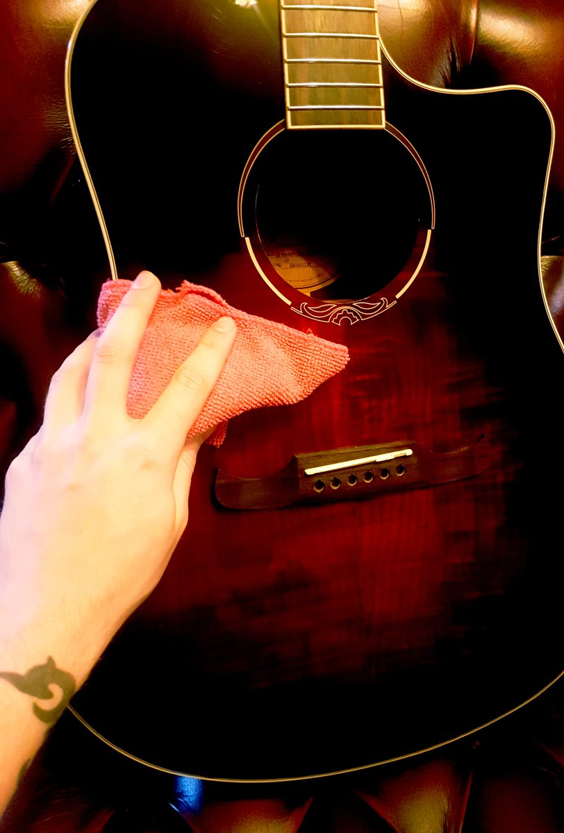 8thNoteStudio's tweet image. Servicing your guitar is key to a smooth, bright sounding instrument. Not confident with changing strings... we'll do it for you! Drop 8th Note a message today.
