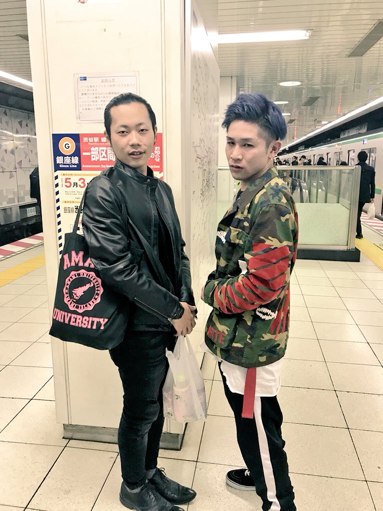nixon_rkt's tweet photo. 昨日 ニューカマーファーストナイトでした
たくさんのご来場ありがとうございました。
年上のオッサン同期ほどよし木田ちゃんが3位でした。おめでとう(^^)
高校時代毎日遊んでた親友とも会えました
そう 地球は回っている グルリグルリ https://t.co/8hwA2lbRVu