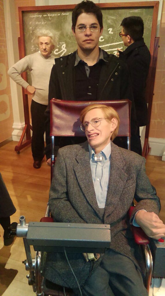 serginho_ad's tweet photo. #StephenHawking ... One of the biggest stars of Science and humanity part... https://t.co/6MPc68UUIN