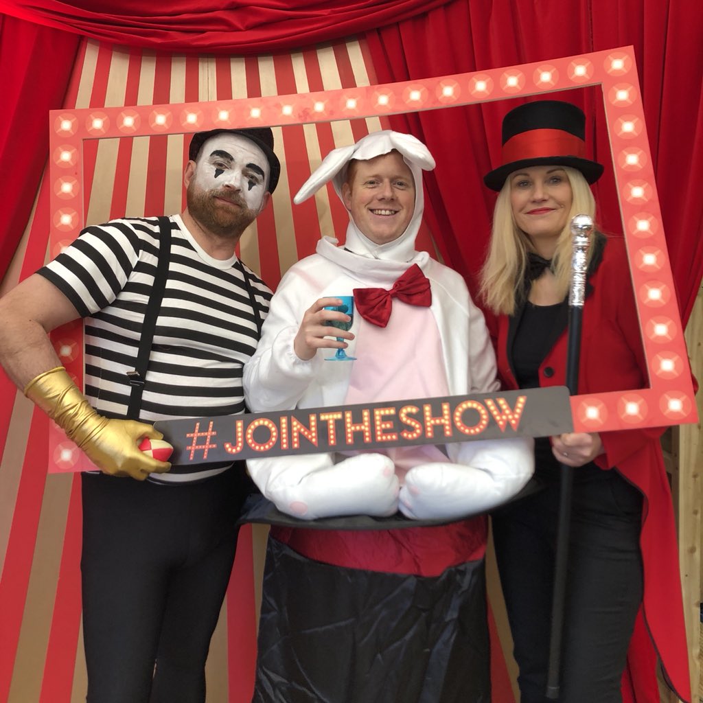 IdealWorldTV's tweet image. We are absolutely loving the cabaret costumes here at IW towers! #JoinTheShow