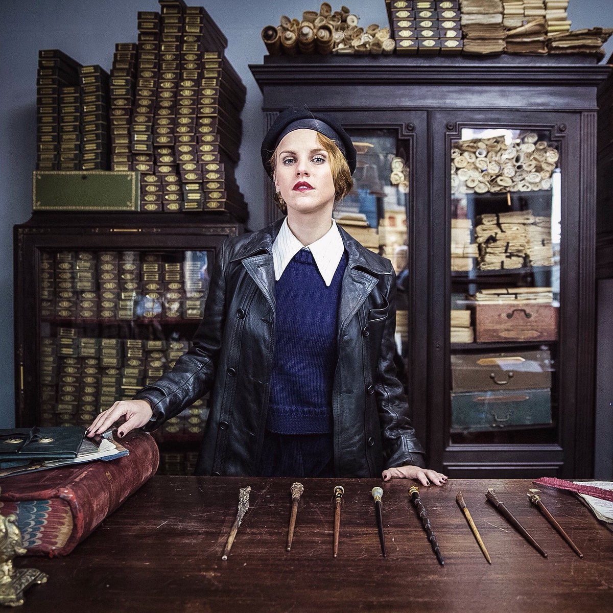 Emy Ltr No Twitter Le Trailer Des Animauxfantastiques Est Sorti Les Gars Comme Tu Peux Le Voir Je Suis Devenue Un Aurore Parfaitement Integre Dans Mon Nouveau Job Costume Coiffure Identite