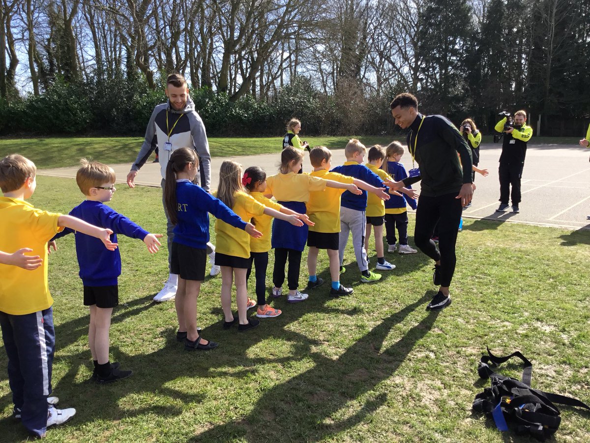 TaverhamJunior's tweet photo. Look who popped in to see us today! Thanks to @NorwichCityCSF for organising our special visitors. https://t.co/FeJkTqnvsx