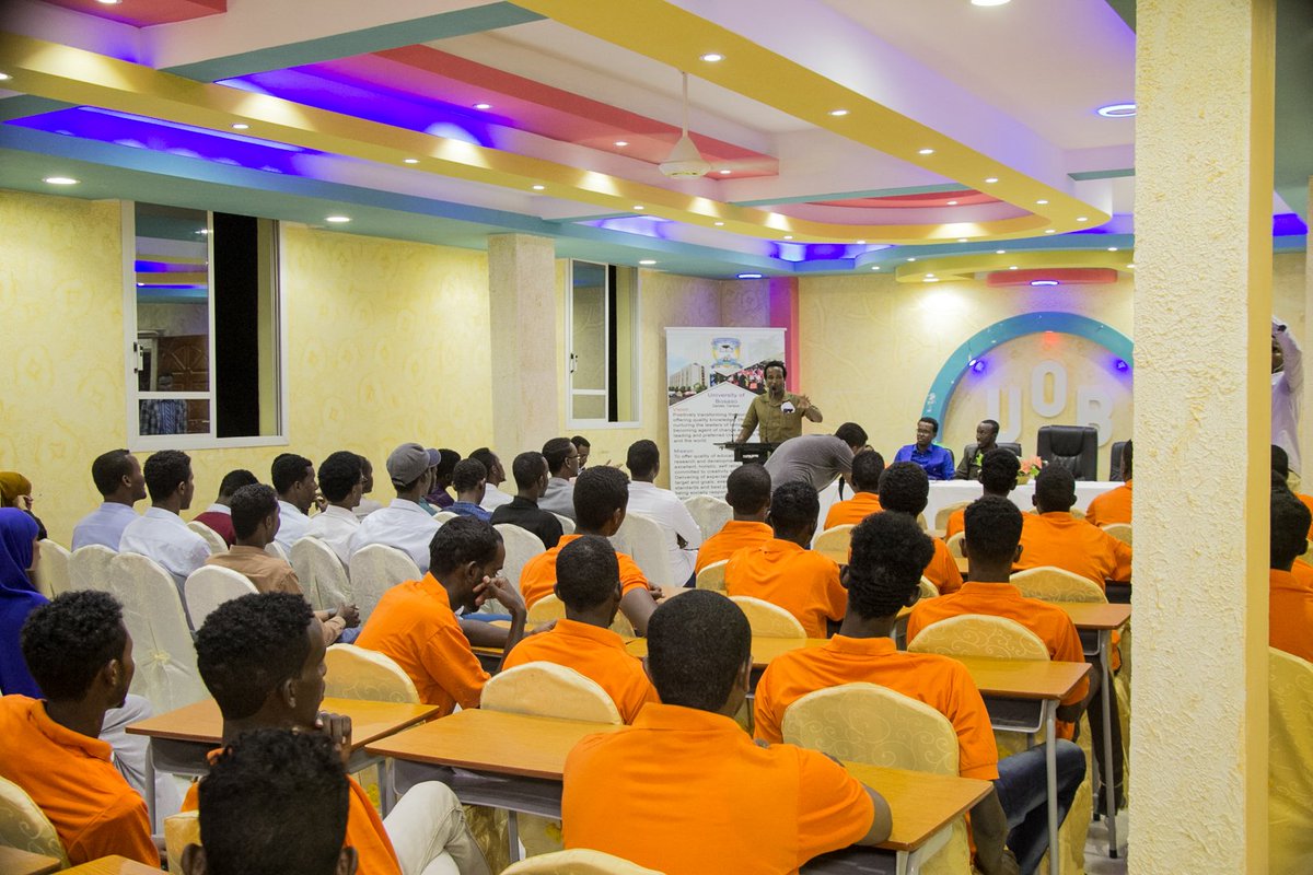 uobgc's tweet photo. Waa xafladi ardada kuliyadda culuumta computer lagu gudoonsiiya laptops cusub ardadaas oo tiradoodu gaarayso 20 arday 

#Hormarintakuliyadaha https://t.co/1RxFky02fM