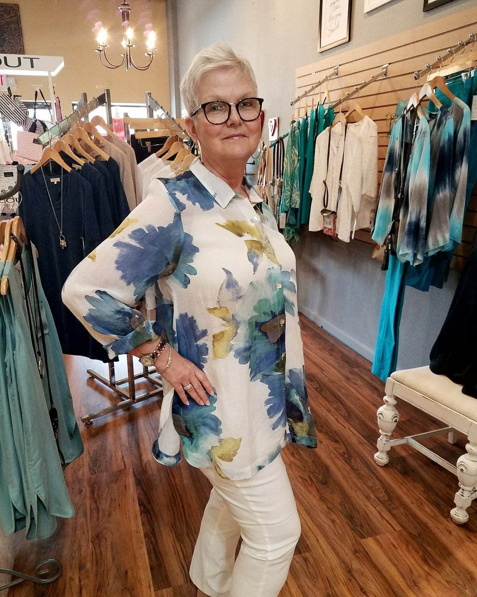 crawfordcollect's tweet photo. One of our customers purchased pieces to take with her to the beach and she looks beautiful in this top by #Habitat! #CrawfordCollections https://t.co/6bEUb3a9j1