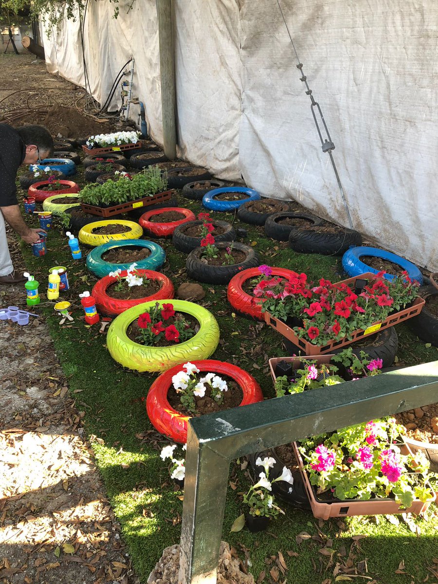 #LoveYourBlock #TelAviv is underway with 12 block projects across the city in which neighbours come together to improve the spaces around their homes. In this project - the entryway to a residential complex was painted and planted by over 20 neighbours #iteams