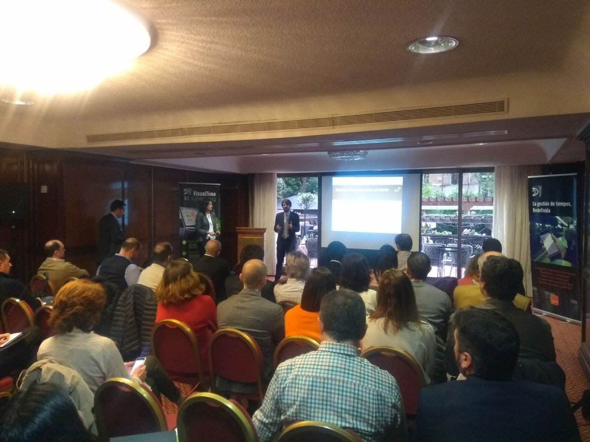 VisualTime_ES's tweet photo. #PwC informa a los asistentes de #JornadaRobotics sobre cómo afrontar la implantación de la normativa, en base al nuevo #RGPD. https://t.co/IPm1zqyO2w