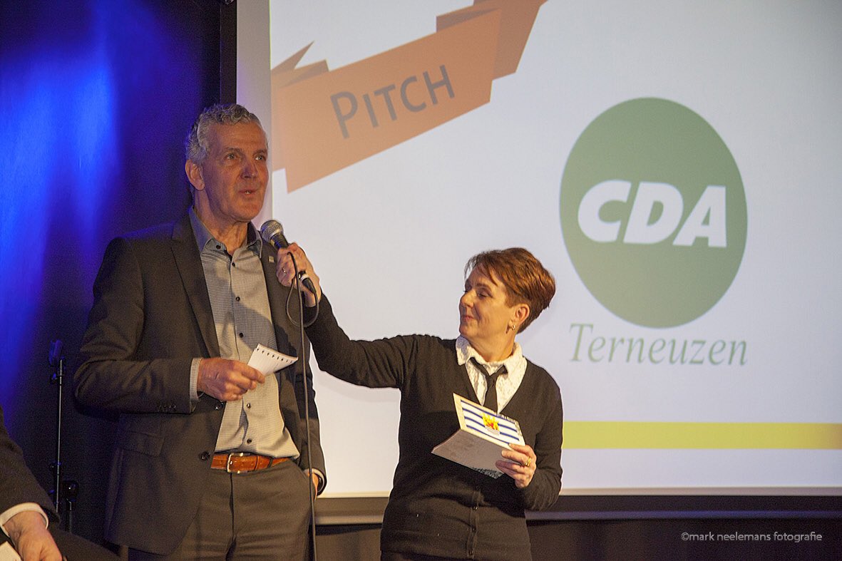 JackBegijn's tweet photo. WETHOUDER BEGIJN SCOORT BIJ ONDERNEMERS

CDA-wethouder Jack Begijn was de afgelopen weken succesvol in de politieke debatten van Terneuzense ondernemers. 
In Vestzaktheater De Paerdestal en Cultuurtempel Pogy en Bess kreeg hij van ondernemers de meeste stemmen als beste debater. https://t.co/iJkAMJk0Rj
