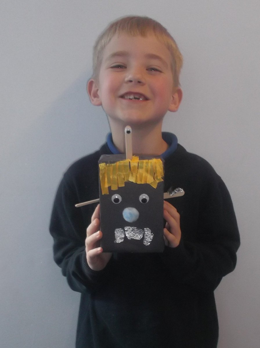 PrioryCPSchool's tweet photo. #JupiterClass #ArtsandCrafts #Art #Robots https://t.co/uHWI85bP8A