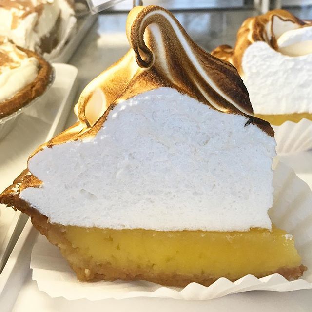 jbchang's tweet photo. 🥧day! 3/14 means all pie slices are $3.14. ❤️#pieforbreakfast #pieforlunch #piefordinner #pieforpresident #piepiepie #flourbakery #wehavethenestpiebakers #ivenevermetapieididntlike #pielove https://t.co/OM6l32cM10 https://t.co/YHCZTr14Fe