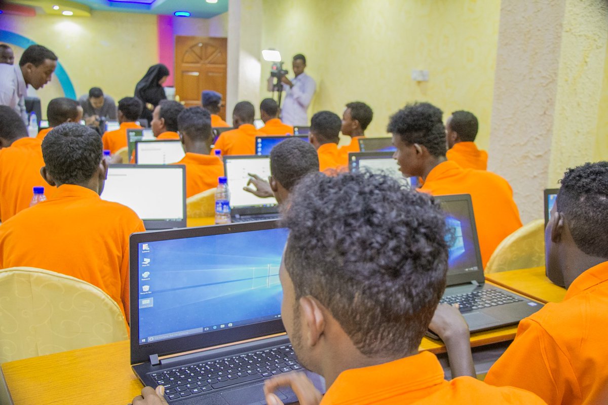 uobgc's tweet photo. Ardayda oo ku faraxsan laptopska cusub ay heleen iyagoona sheegay inay wax badan ka tari doono waxbarashadooda 

#Hormarintakuliyadaha https://t.co/4VoNy4rVFn