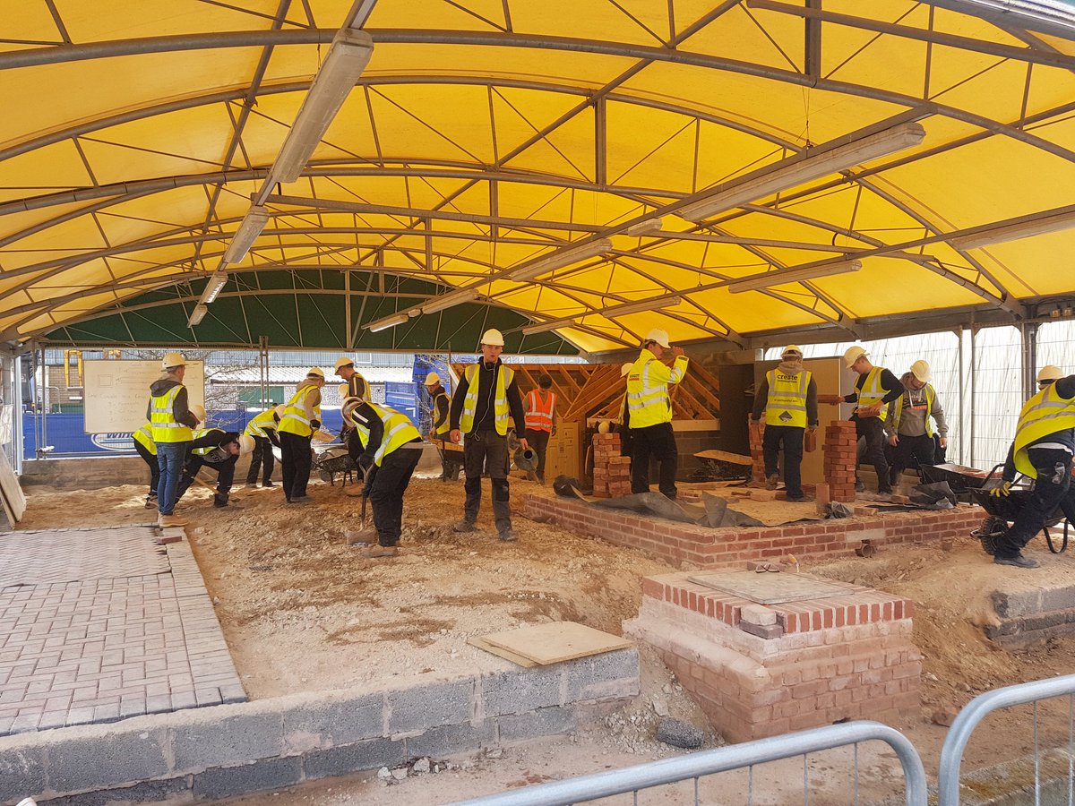 TCbrickworkdept's tweet photo. Level 1 group ground preparation to set lines for strip foundations #core03 #construction #bigjobbrokeout https://t.co/o0YSpaKqre
