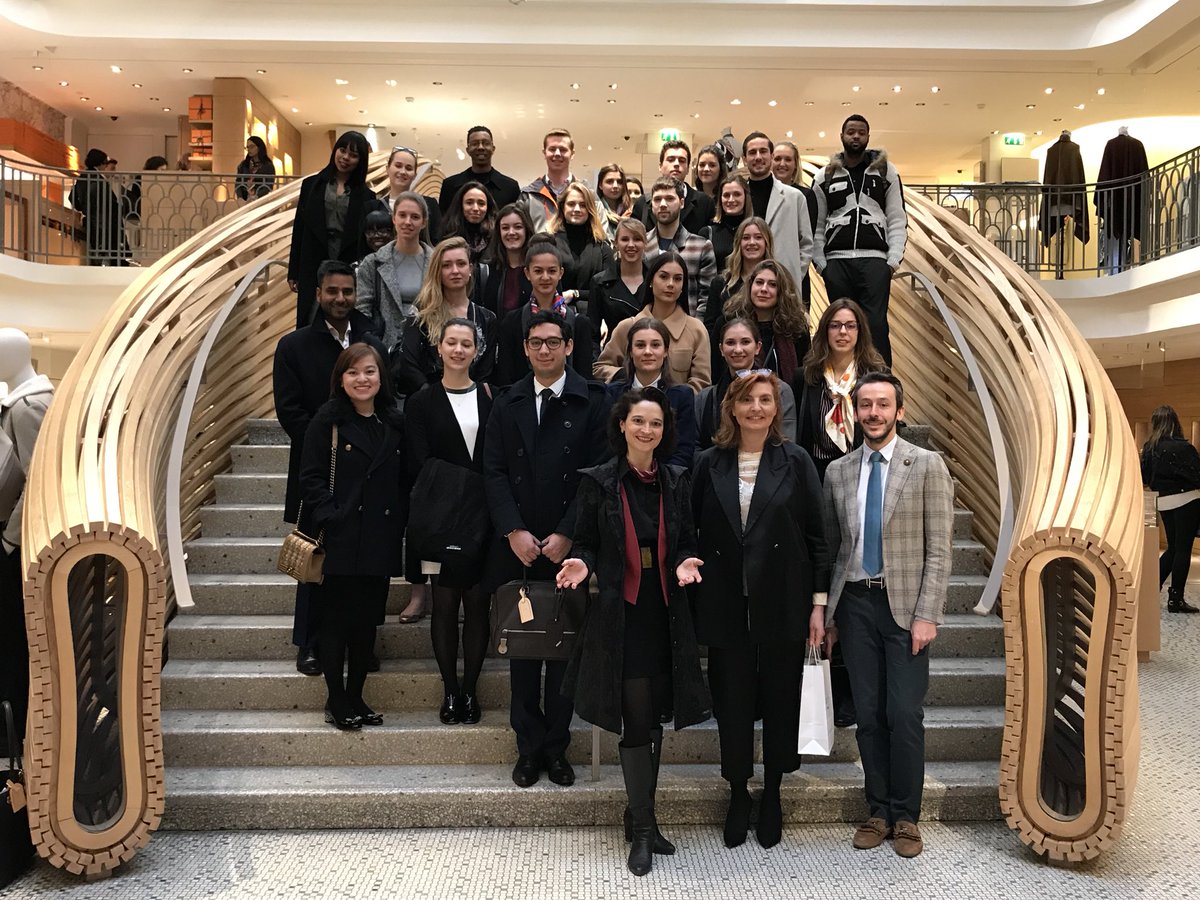 MichaelaMerk's tweet photo. The retail journey goes on. This morning all Glam students were invited to the @Hermes_Paris concept store 17 rue de Sevres, discovered this fabulous house full of tradition and craftsmanship. @SKEMA_BS @GlobalLuxuryMgt #Glam1718 #Luxury @AlumniSKEMA https://t.co/Zci981JlJA