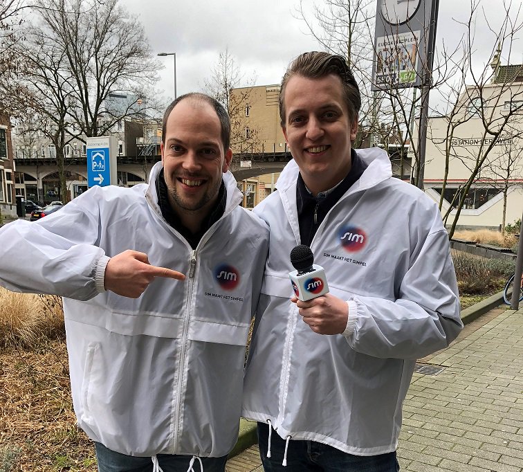 SIMgroep's tweet photo. SIMtv op pad om burgers een aantal vragen over online dienstverlening te stellen! #kiesvoorSIM #GR2018 https://t.co/gDqritlDgx