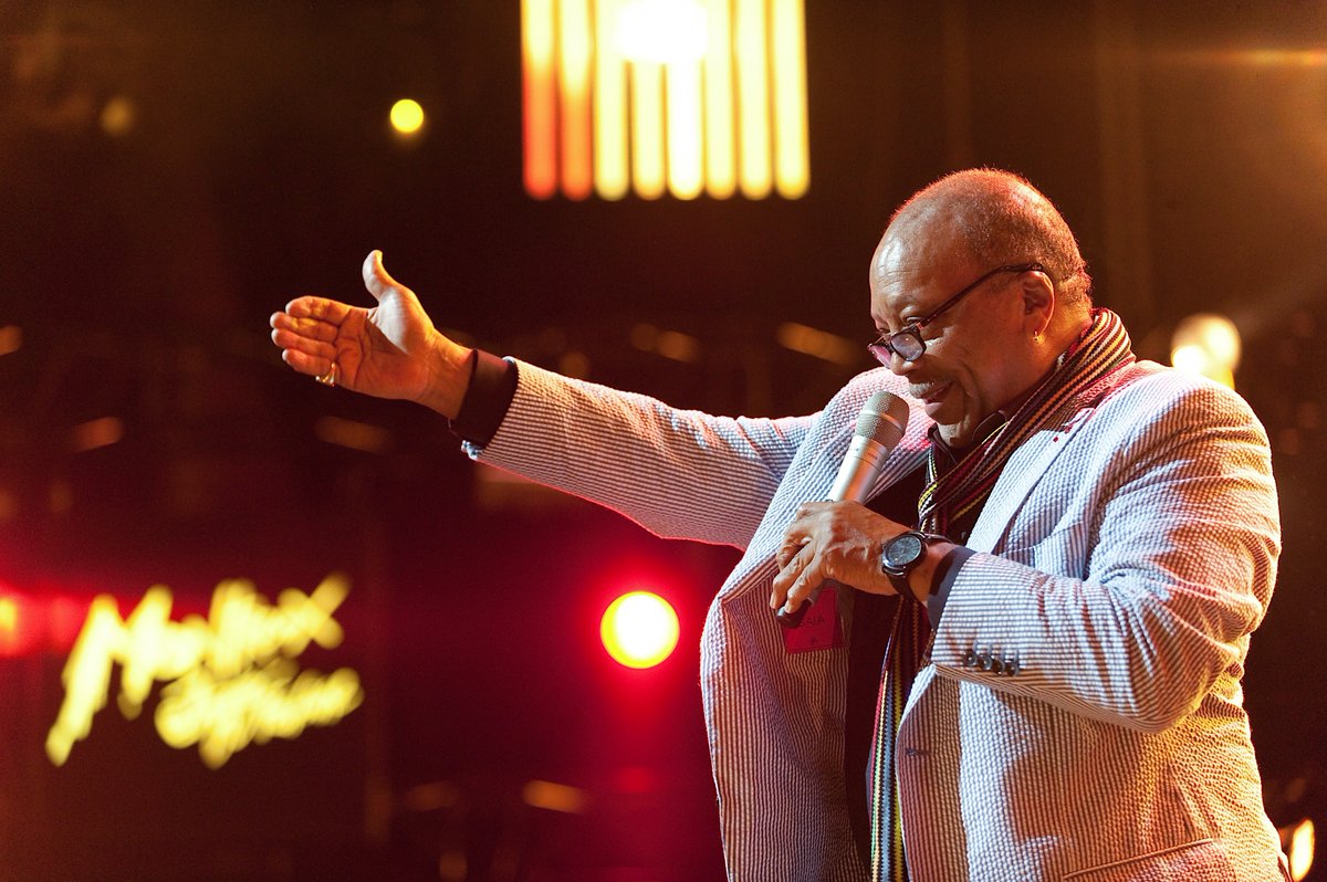🎂 Happy birthday <a href="/QuincyDJones/">Quincy Jones</a> We wish you all the best! Looking forward to seeing you again this summer. 
Quincy Jones © 2011 - FFJM Lionel Flusin